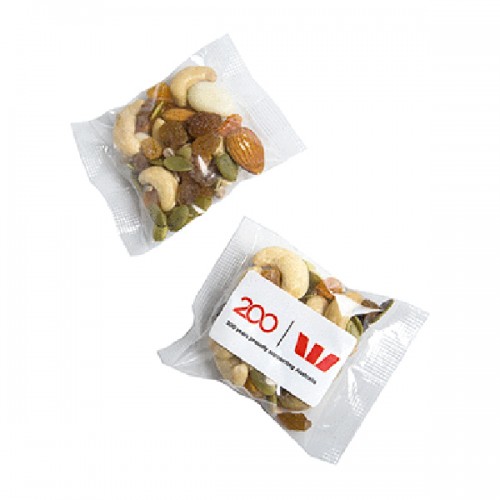Trail Yoghurt Nut mix in 25g bag